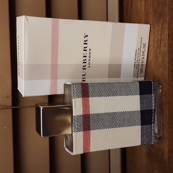 NEW Burberry London Perfume - Picture 3 of 3